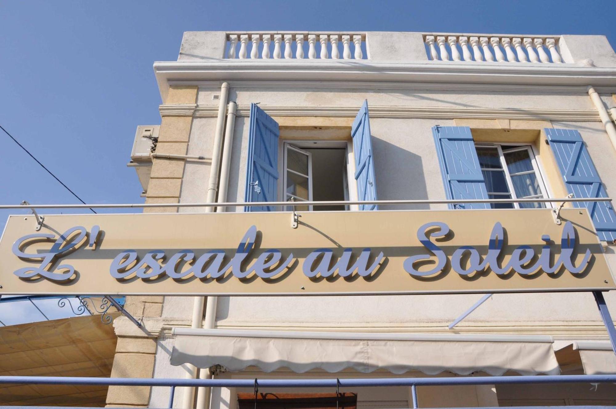 Hotel L'Escale Au Soleil サン・エギュルフ エクステリア 写真
