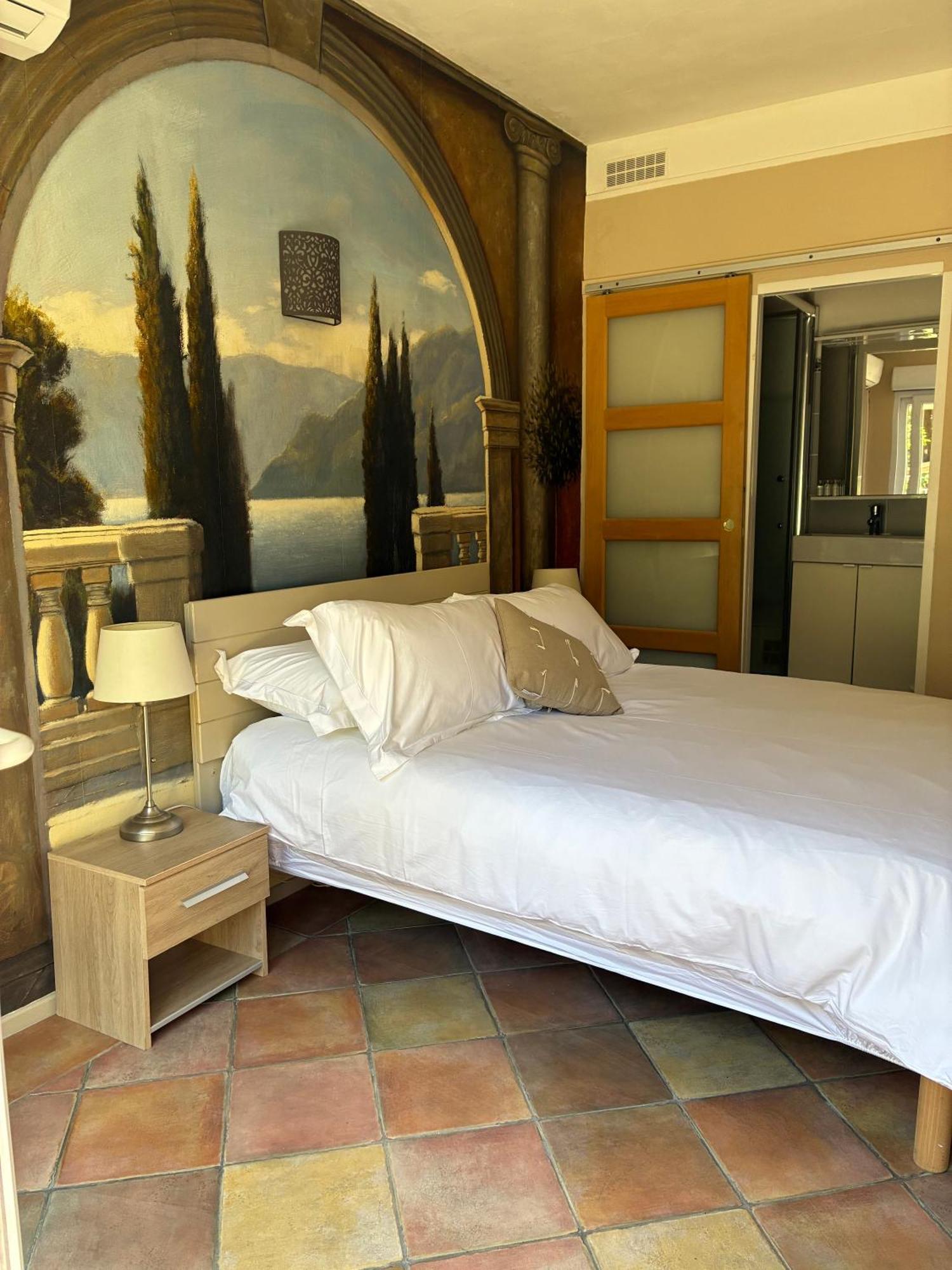 Hotel L'Escale Au Soleil サン・エギュルフ エクステリア 写真