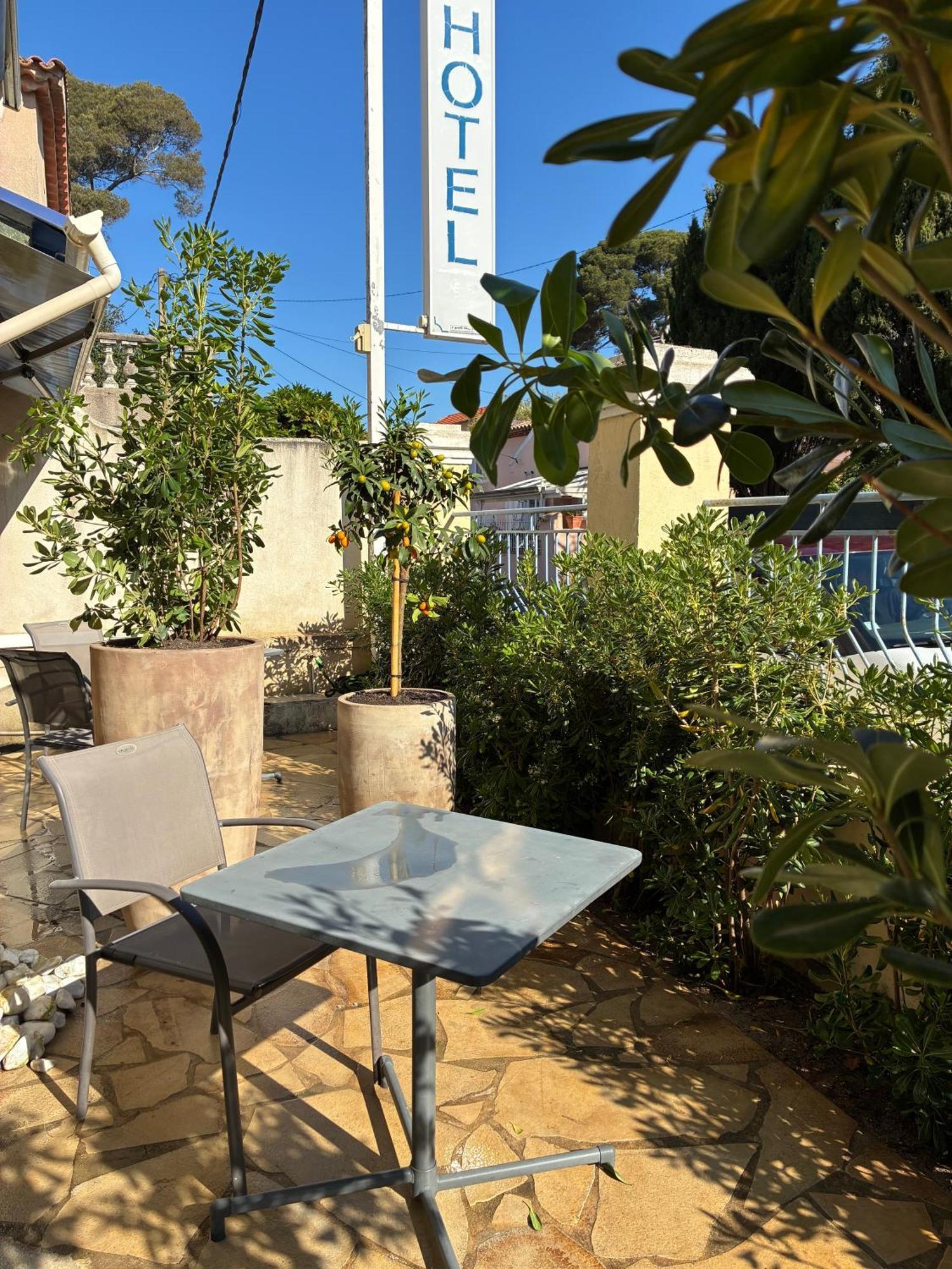 Hotel L'Escale Au Soleil サン・エギュルフ エクステリア 写真