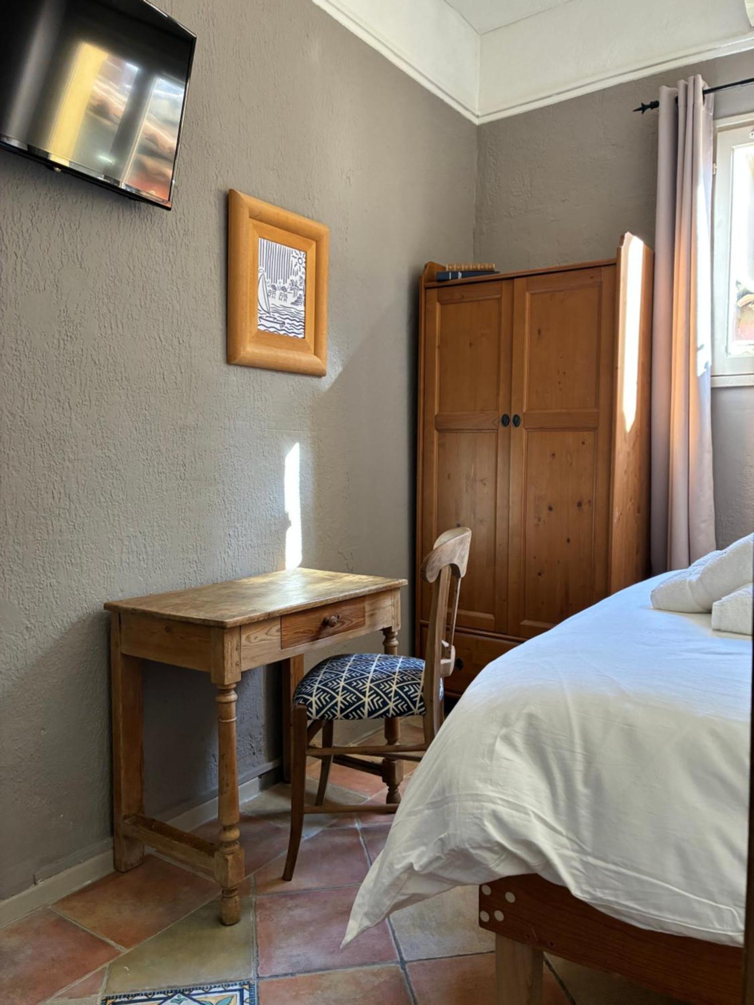 Hotel L'Escale Au Soleil サン・エギュルフ エクステリア 写真