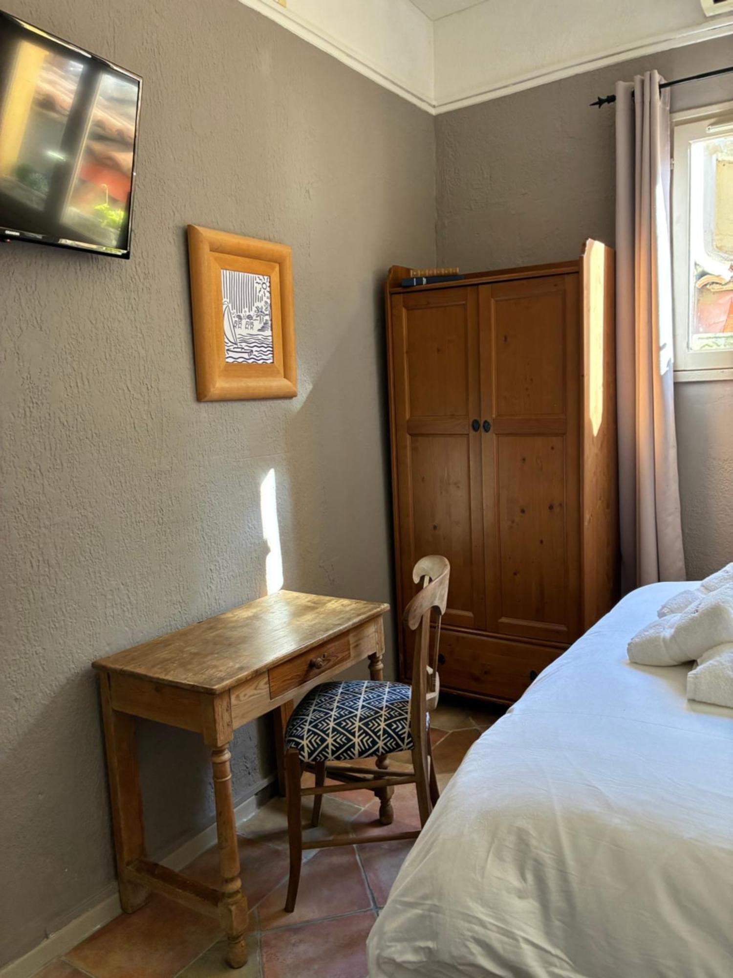 Hotel L'Escale Au Soleil サン・エギュルフ エクステリア 写真